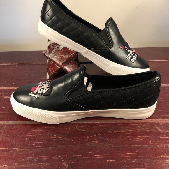 Betty Boop Selfie Black Slip-on Casual Loafers Size 9 - NWOT - Picture 3 of 9